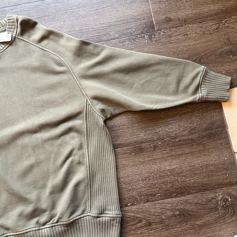 Aerie Women’s Dark Green Large Oversized Crewneck Sweater - Picture 3 of 6